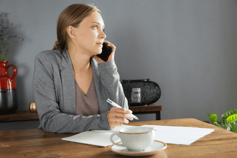 Почему вам звонят