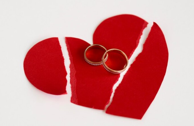 Развод перед банкротством физического лица: можно ли сохранить имущество