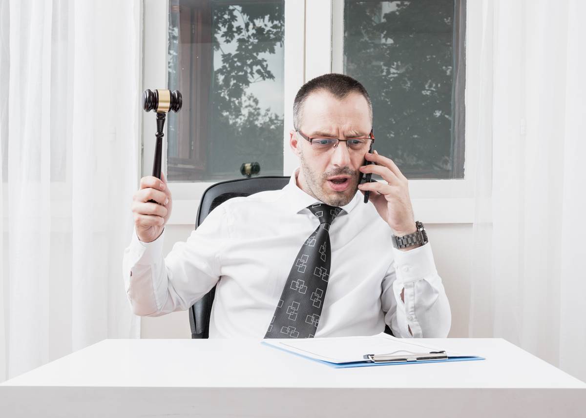 Коллекторы звонят при банкротстве: что делать