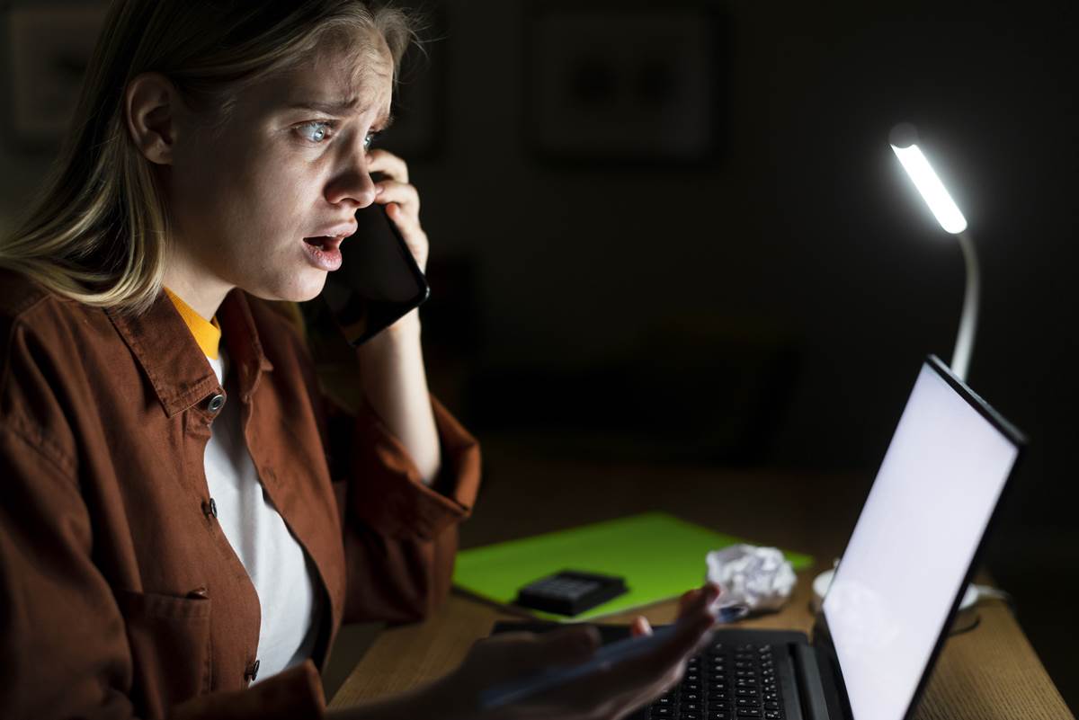 Коллекторы звонят ночью: что делать, куда жаловаться