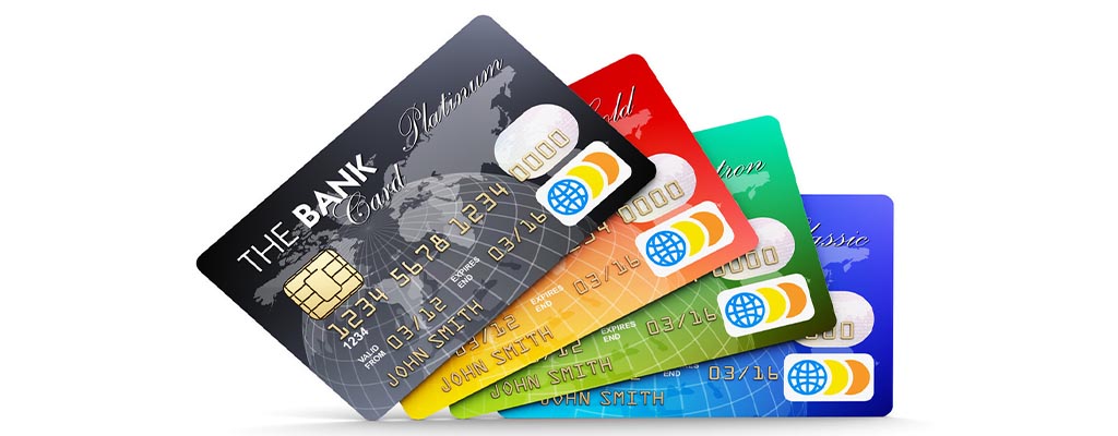 Можно ли снять с кредитной карты деньги: условия, способы