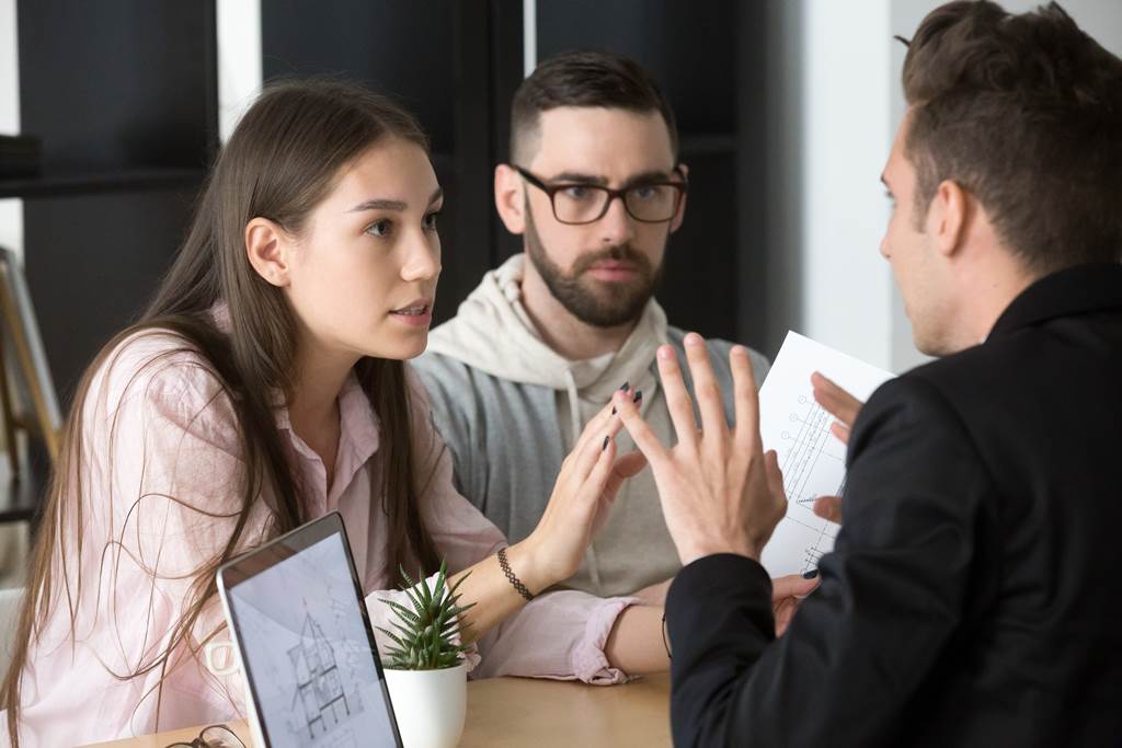 Жалоба на коллекторов в ФССП: как подать, образец